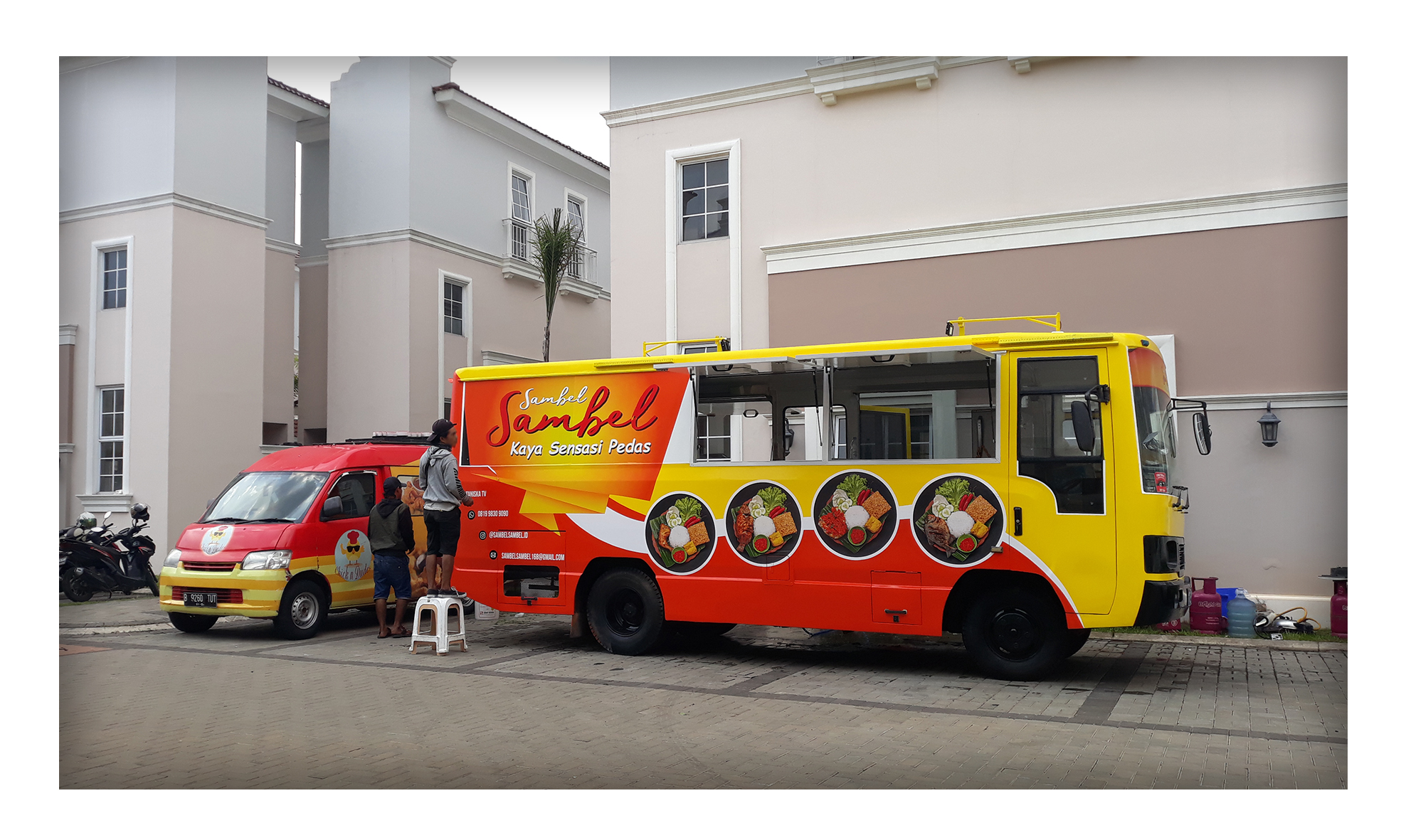 Stiker Branding Mobil